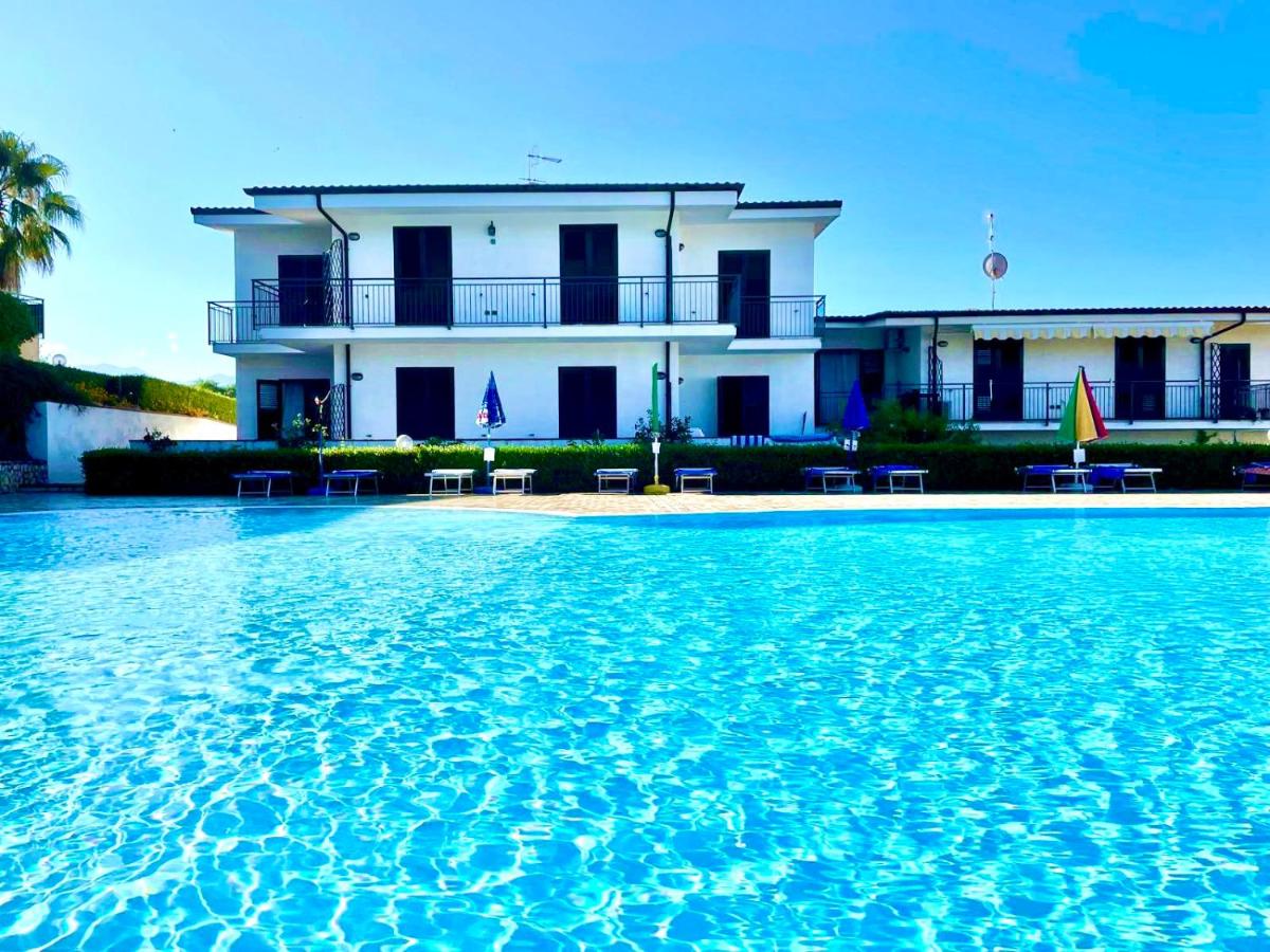 Scalea Apartments & Pool - B&B