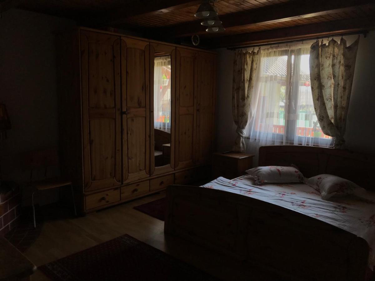 Căsuța din munți - B&B Sadova