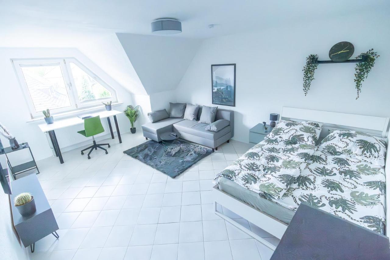 Essens Grüne Mitte , Direkt an der KEM Klinik, Freie Parkplätze und Netflix - B&B Essen