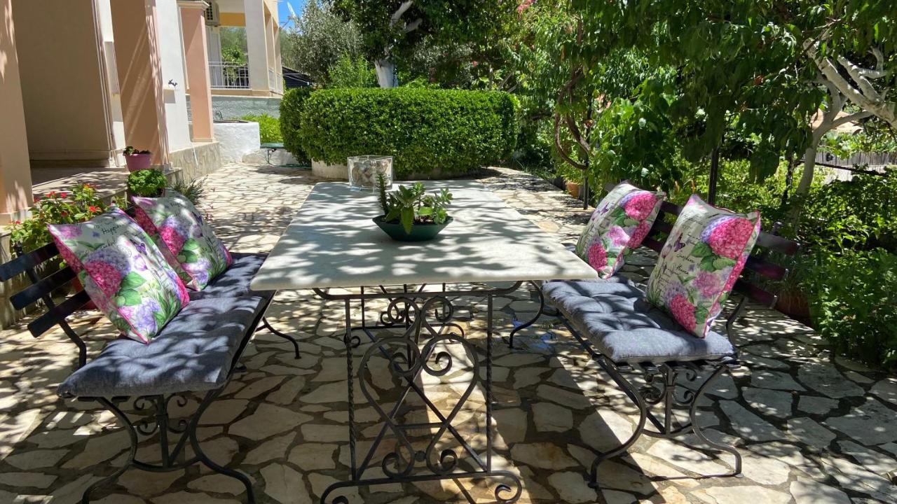 B&B Antipernoi - Green Yard Family Holiday Home Sidari Corfu - Bed and Breakfast Antipernoi