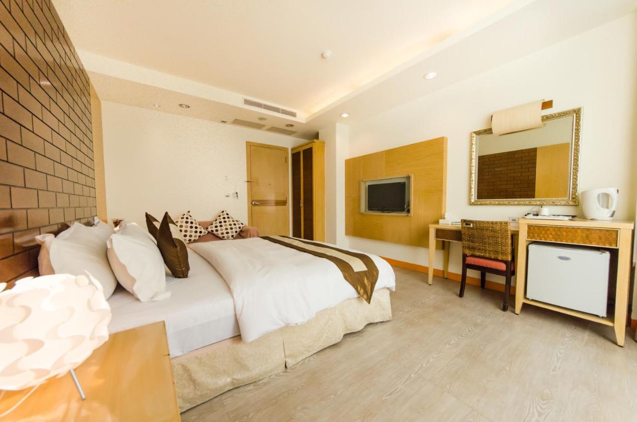 Deluxe Double Room with Balcony and Sea View