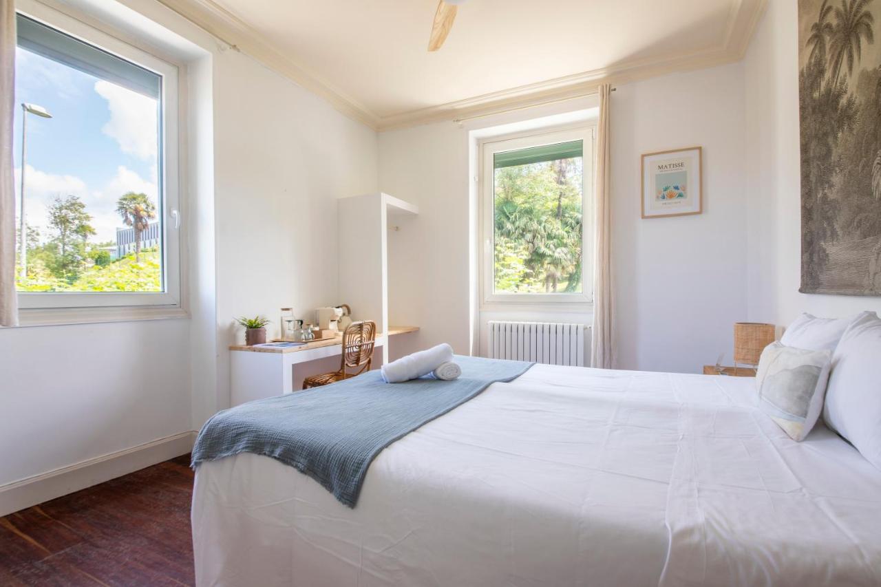 Camera Matrimoniale con Vista Giardino