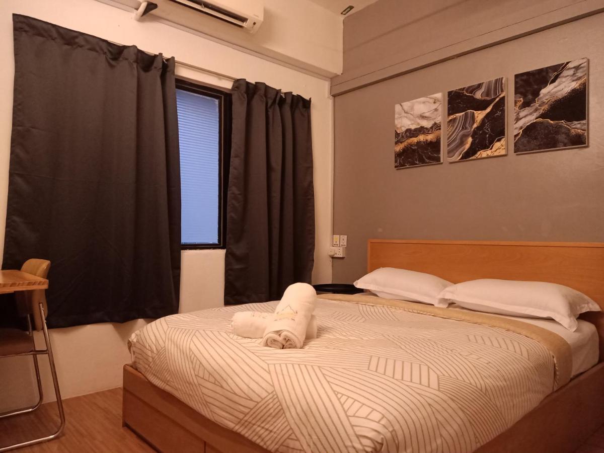 Queen Room with Shared Bathroom