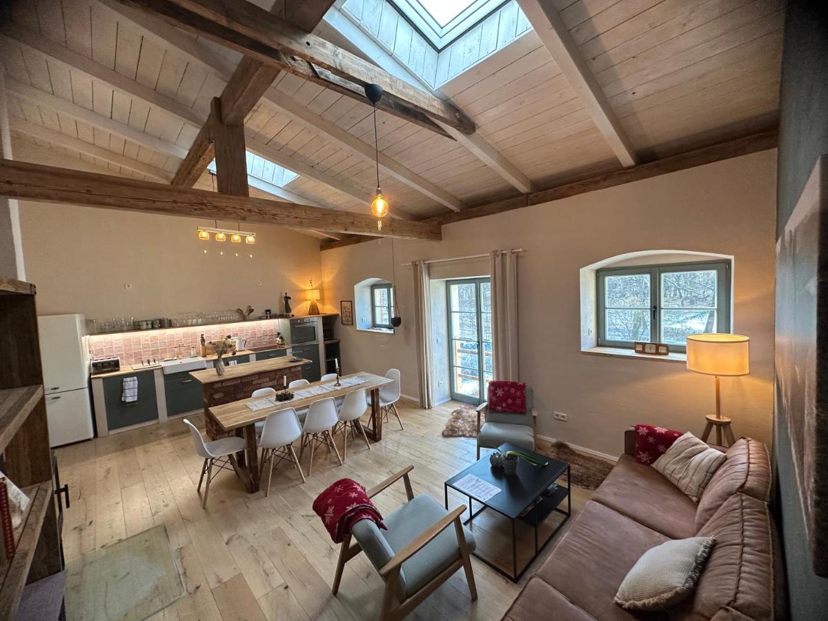 Alte Brennerei Schloss Zehista OG Akelei - Chambres d’hôtes Pirna