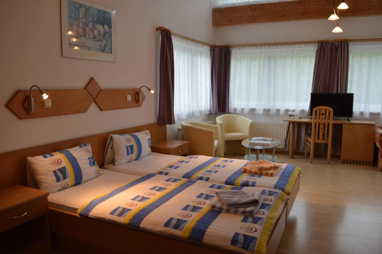Dreibettzimmer