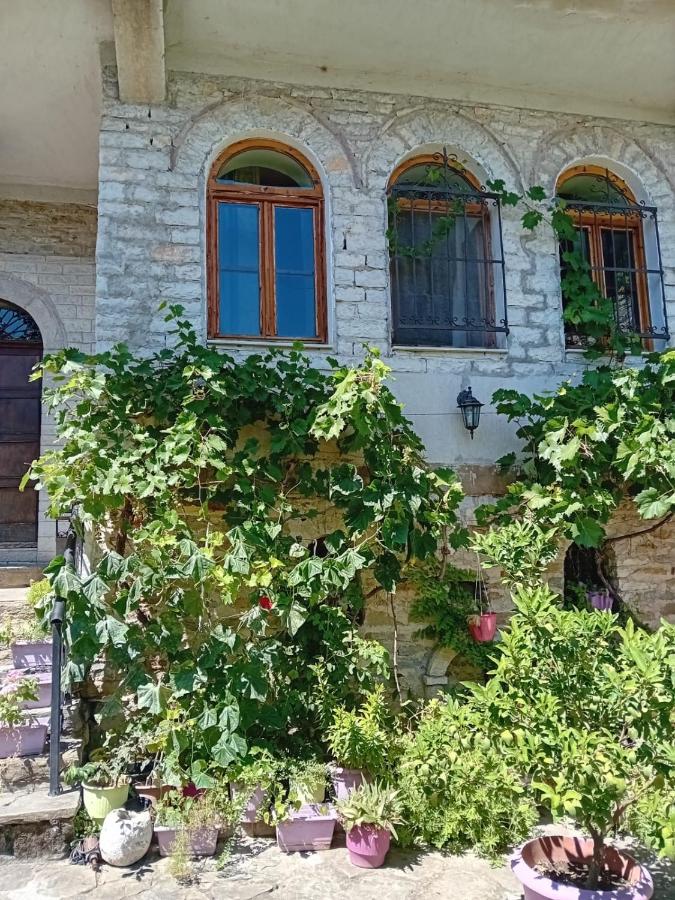 B&B Gjirokastra - Stone Pazar Guest House - Bed and Breakfast Gjirokastra