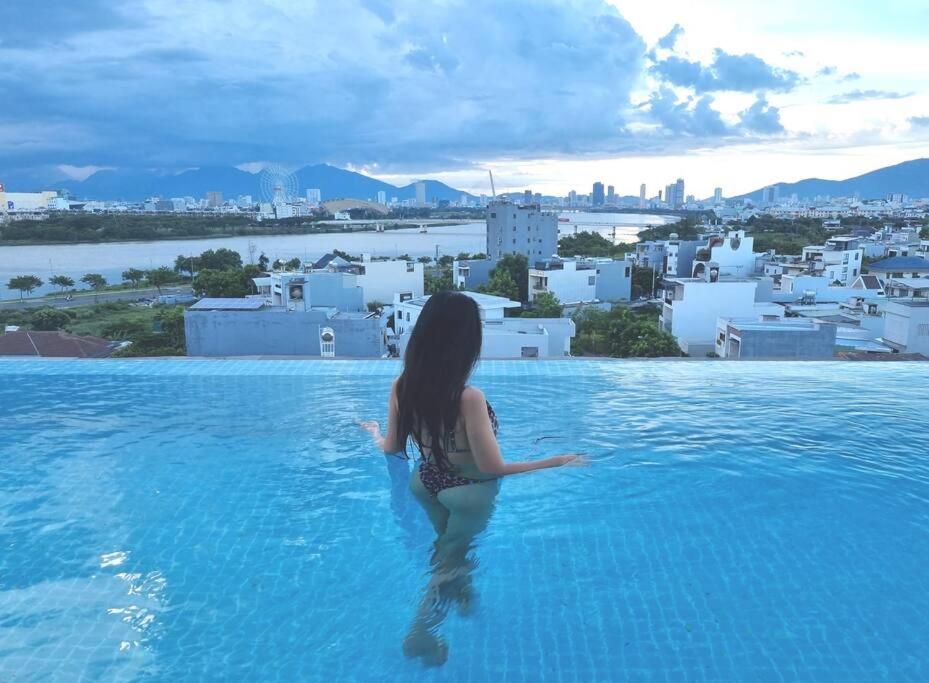 B&B Da Nang - PENTHOUSE private ROOFTOP POOL: 3BRs, bar, terrace - Bed and Breakfast Da Nang