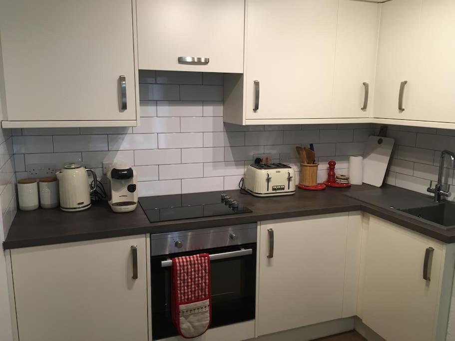 Caledonian - Charming Central 1 Bed Flat - B&B
