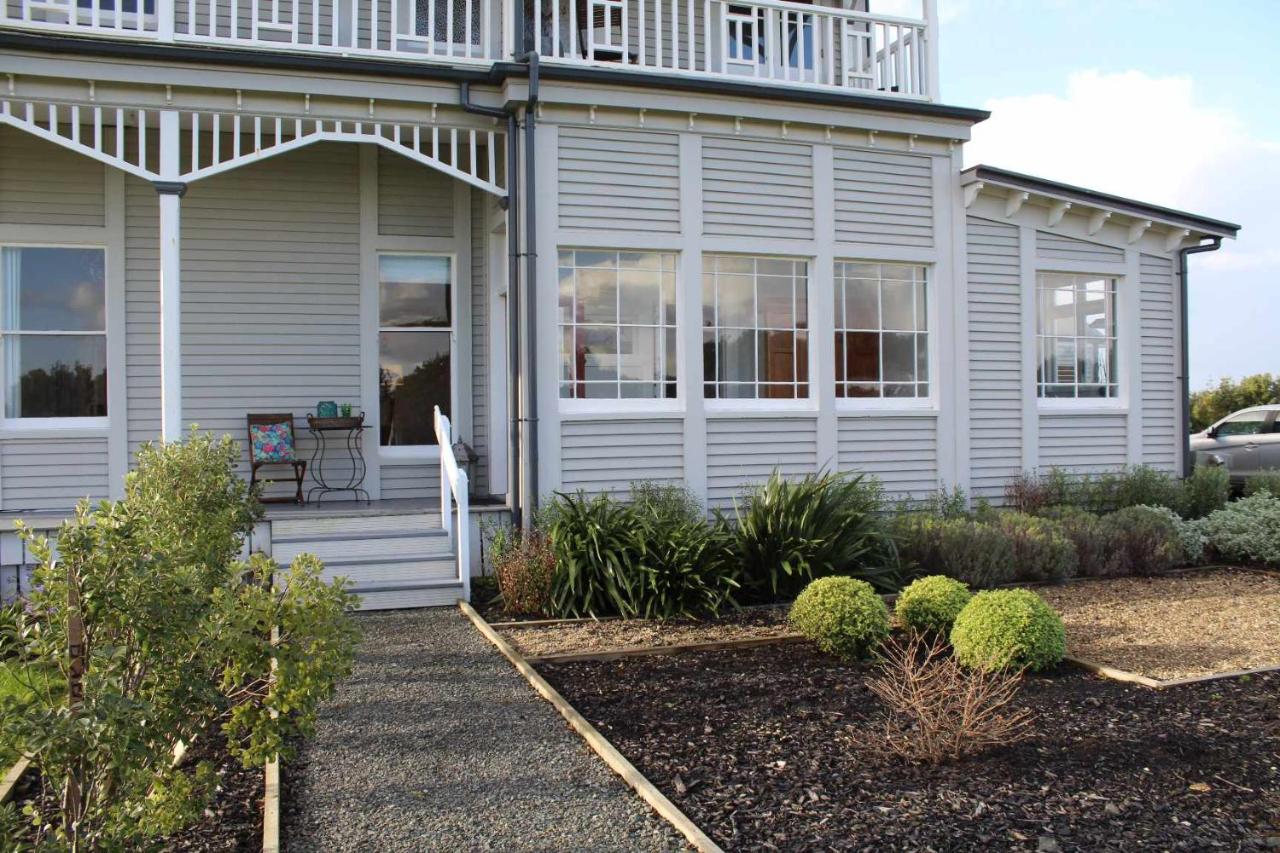 B&B Auckland - The Suite - Huntly House - Bed and Breakfast Auckland