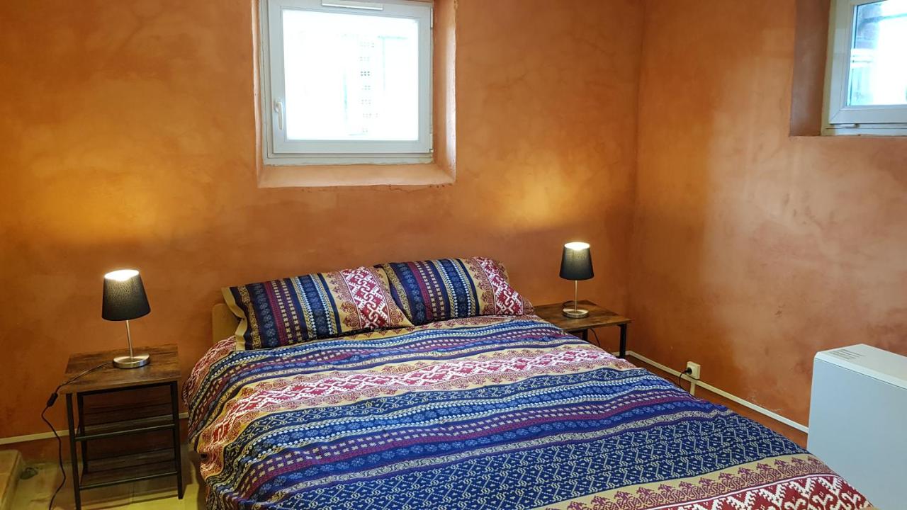 T4 climatisé à 20 mn de Disney et 50 de Paris dans jolie maison briarde - B&B Mortcerf