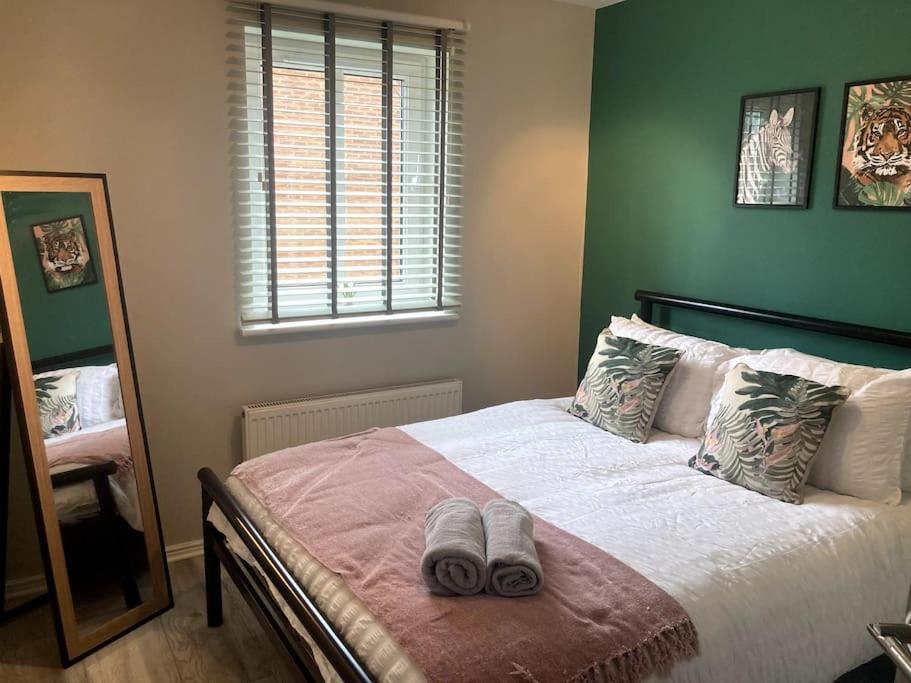 Modern 3 bed home, Chesterfield - Chambres d’hôtes