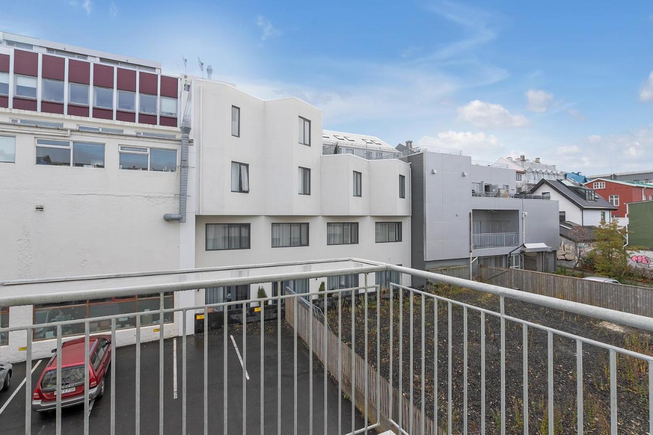 3BR City Center - Mountain View & Free Parking - B&B Reykjavík