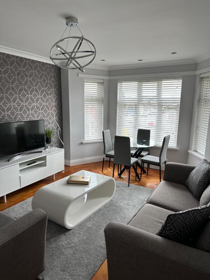 B&B Cardiff - Cosy 2 Bedroom Apartment With Free Parking - Bed and Breakfast Cardiff