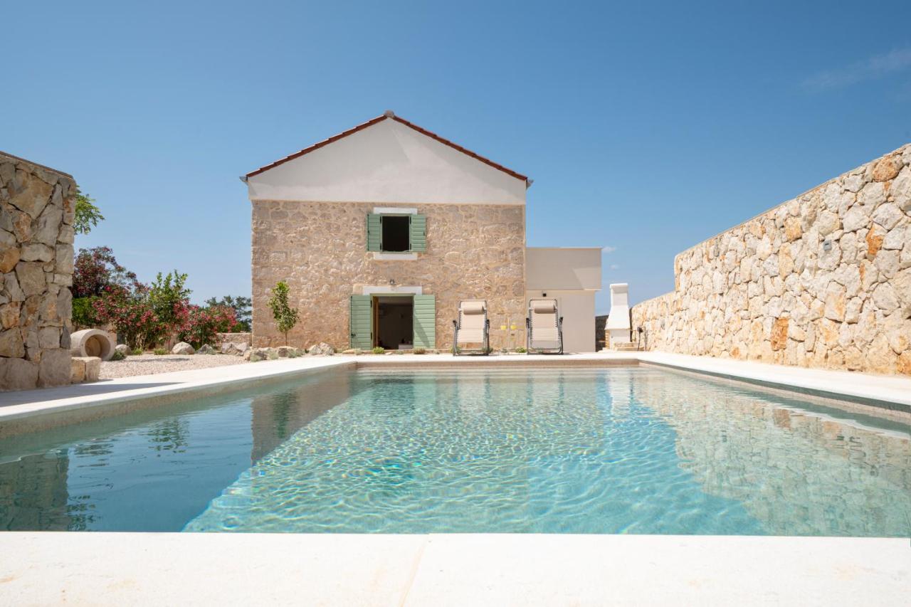 BRAND NEW Stone house MARCELA, 3 double bedrooms, pool - Bed and Breakfast Lun