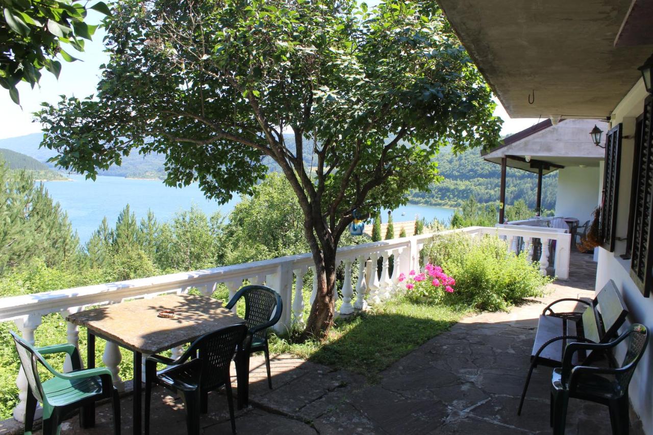 Apartman Denčić Zavojsko jezero - Bed and Breakfast Pirot