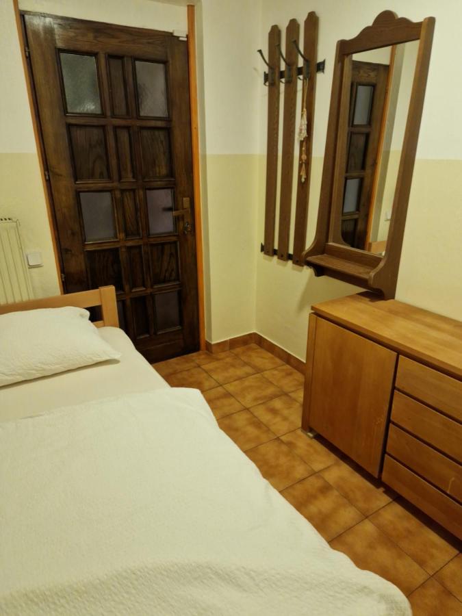 Standard Single Room with Shared Bathroom