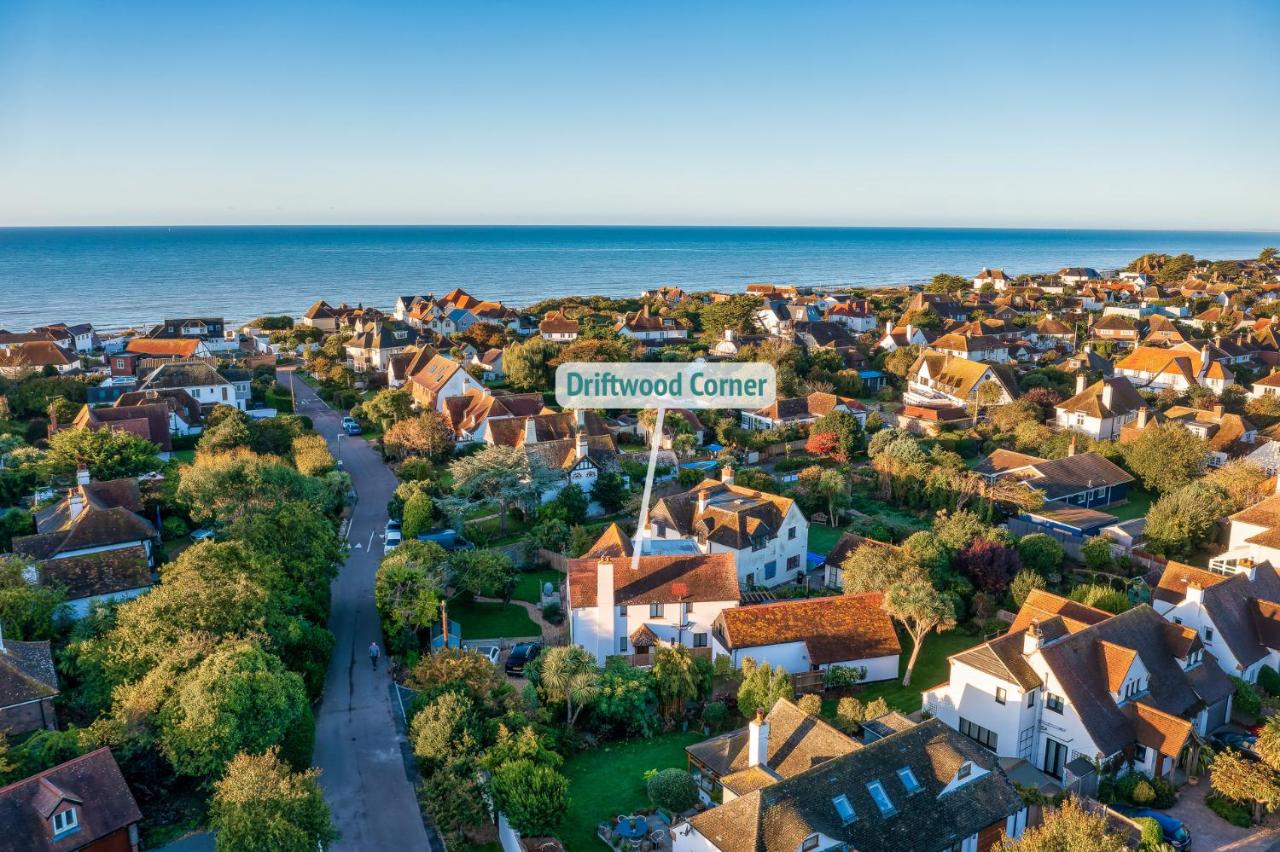 B&B East Preston - Family Beach House in Seaside Village with Garden & Parking - Bed and Breakfast East Preston