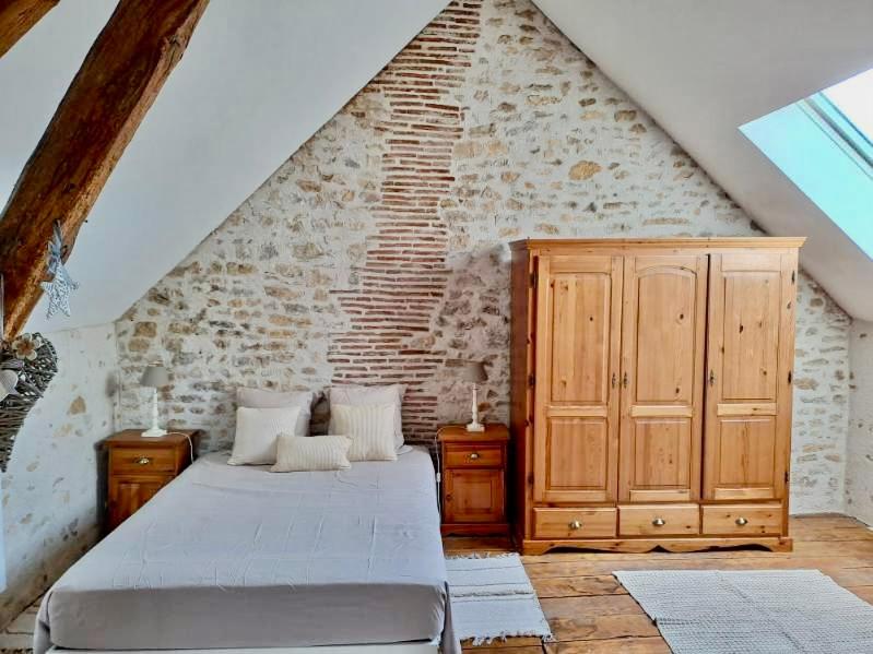 Jolie fermette a 2 min du circuit de Magny Cours - B&B