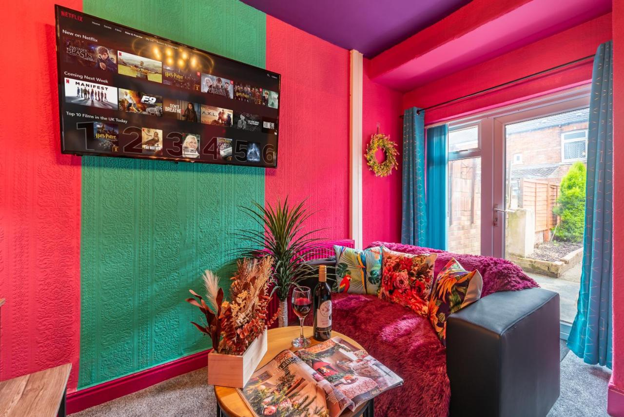 Hull 3 Bedrooms Garden Central House Sleeps 6 Hosanna MERCI Showy Cozy - Close to Princess Ave - B&B Hull