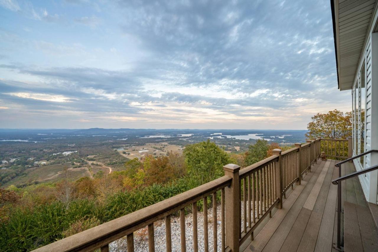 Majestic Mountain Getaway - B&B