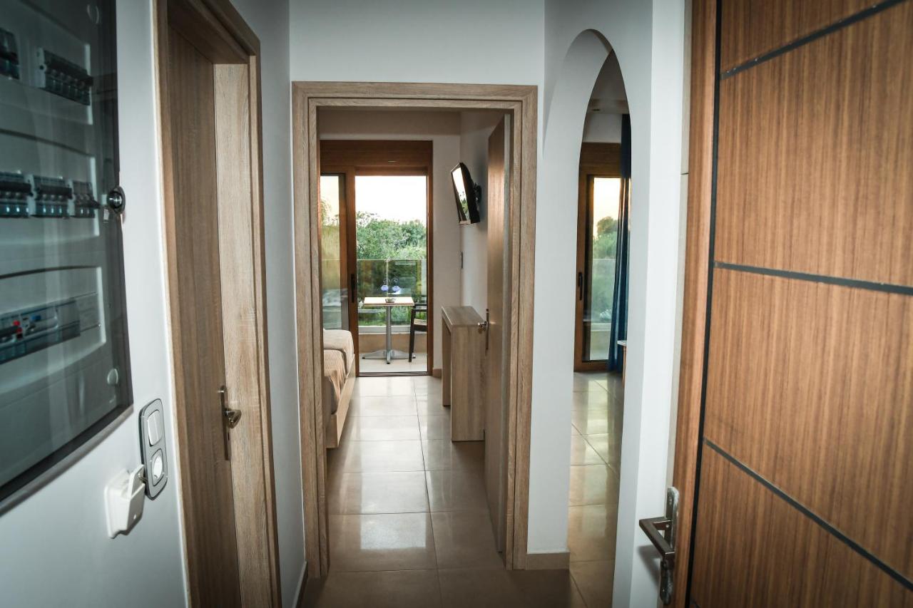 Seaside Luxury Apartments Kremasti - B&B
