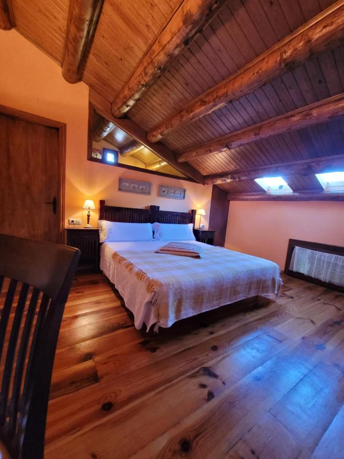 Double or Twin Room with Private Bathroom