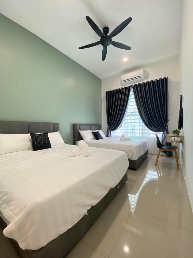 LYL HOMESTAY-IPOH 10Pax 4R - B&B Ipoh