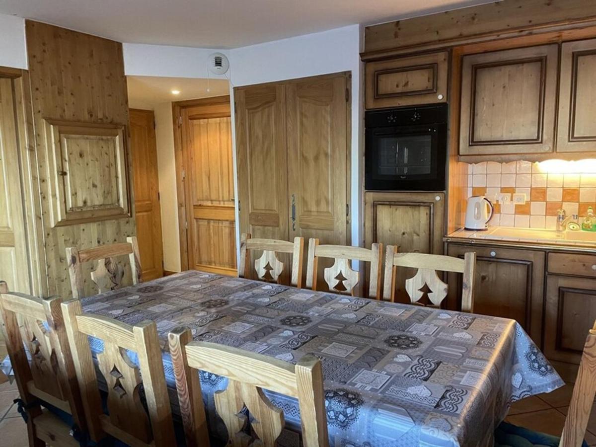 Appartement Avec Piscine, Terrasse, et WIFI - 8 Personnes - FR-1-733-138 - Chambres d'hôtes Crest-Voland