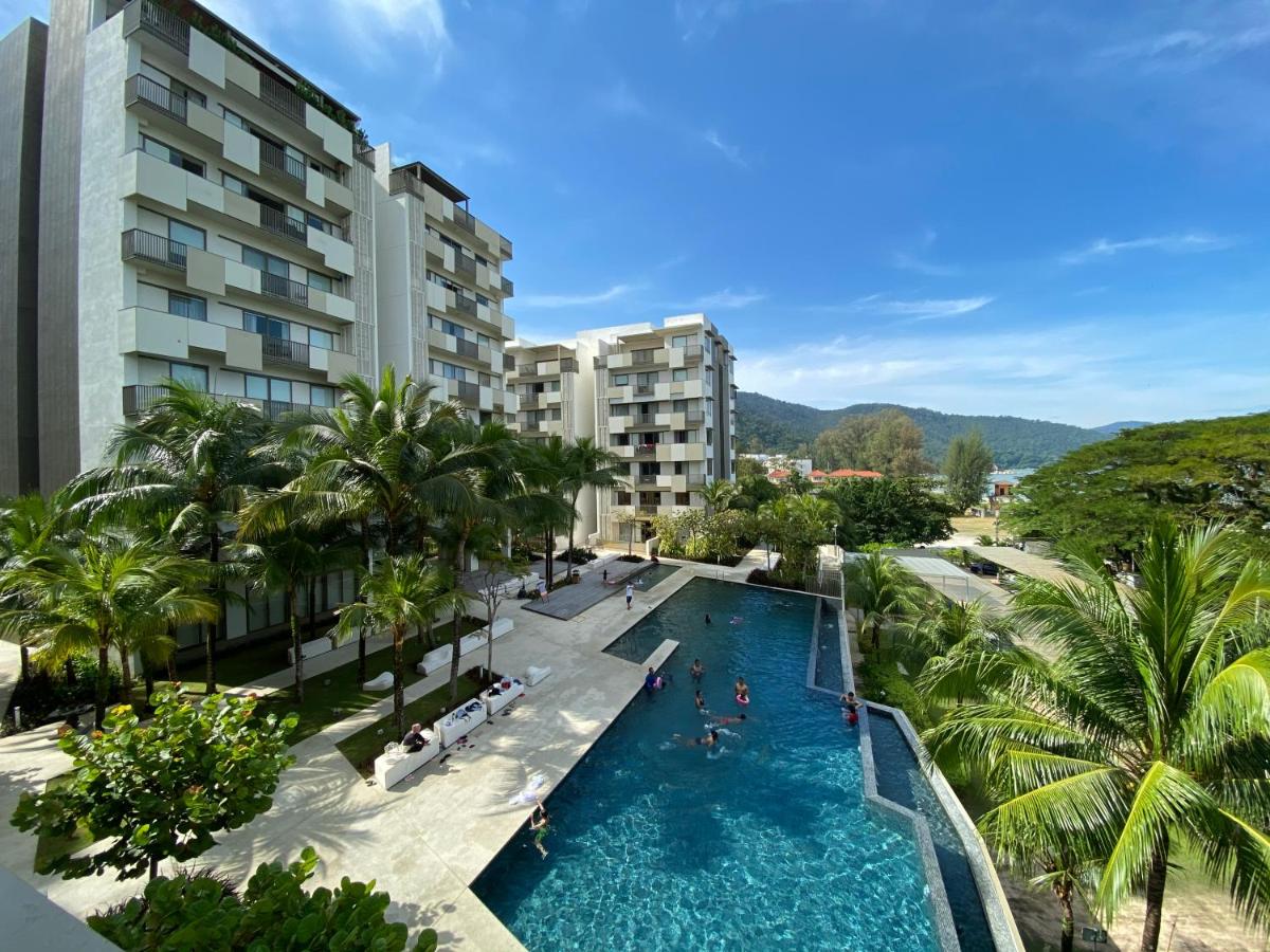 By The Sea@Side Seaview n swimming pool view #133A - B&B