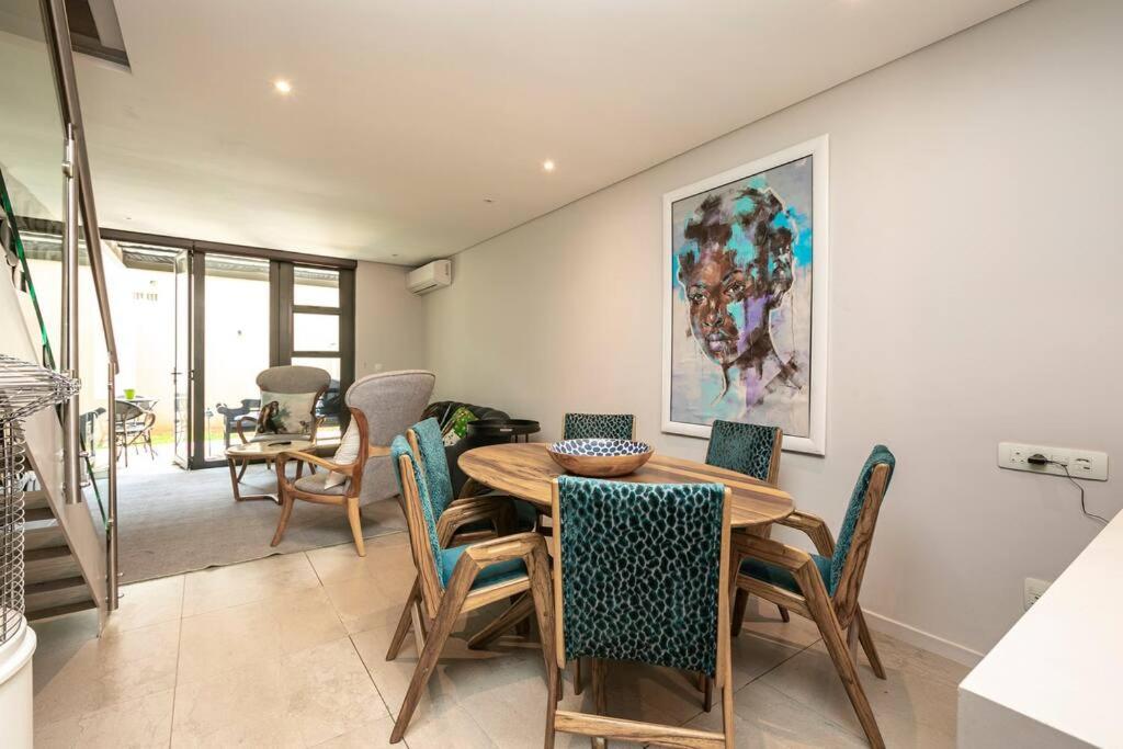 Stylish Apartment w/ inverter 1km 2Hyde Park - Bed and Breakfast