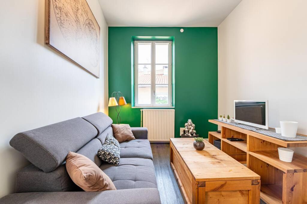 B&B Grenoble - Entre Bastille et hyper-centre: lave-linge - fibre - Bed and Breakfast Grenoble