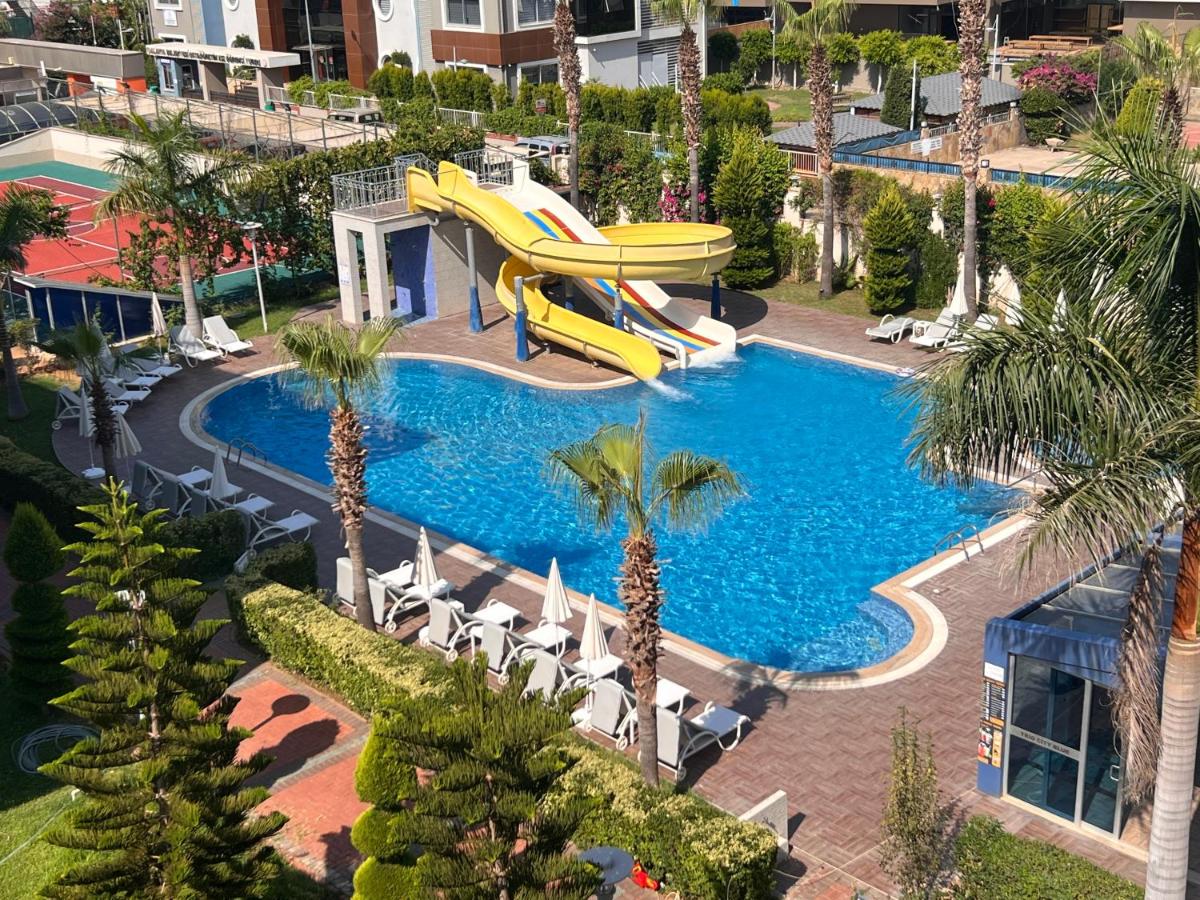 B&B Alanya - Penthouse 4 bedrooms, 1 living room, to the sea 7 minutes walk - Bed and Breakfast Alanya