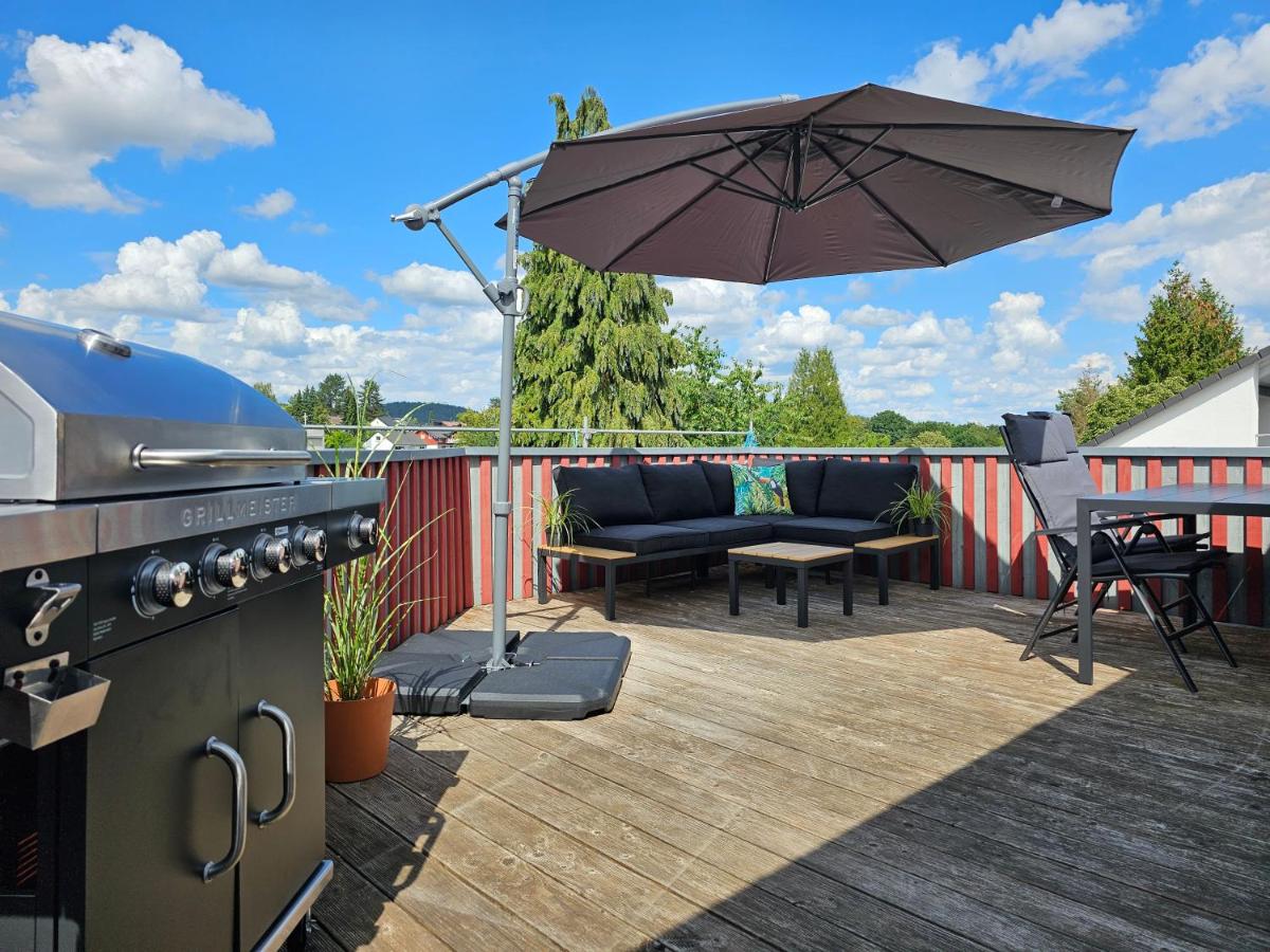 B&B Marburg - Tucan - Rooftop Terrace with View, BBQ, PS4+Stream - Bed and Breakfast Marburg