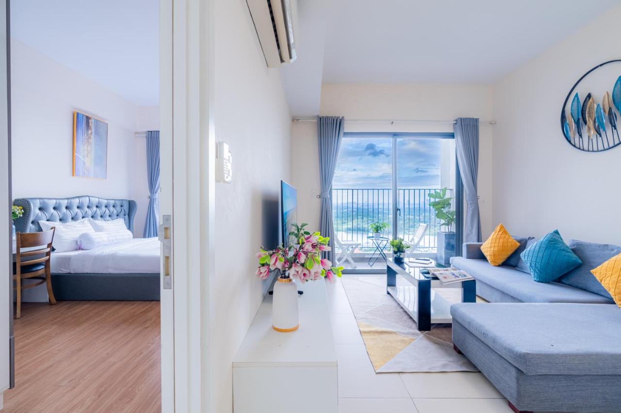 Three-Bedroom Deluxe Apartment