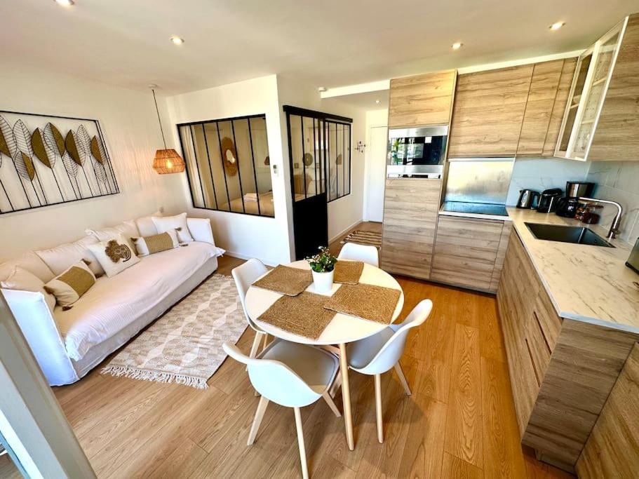 Pura Vida, Port Grimaud - B&B