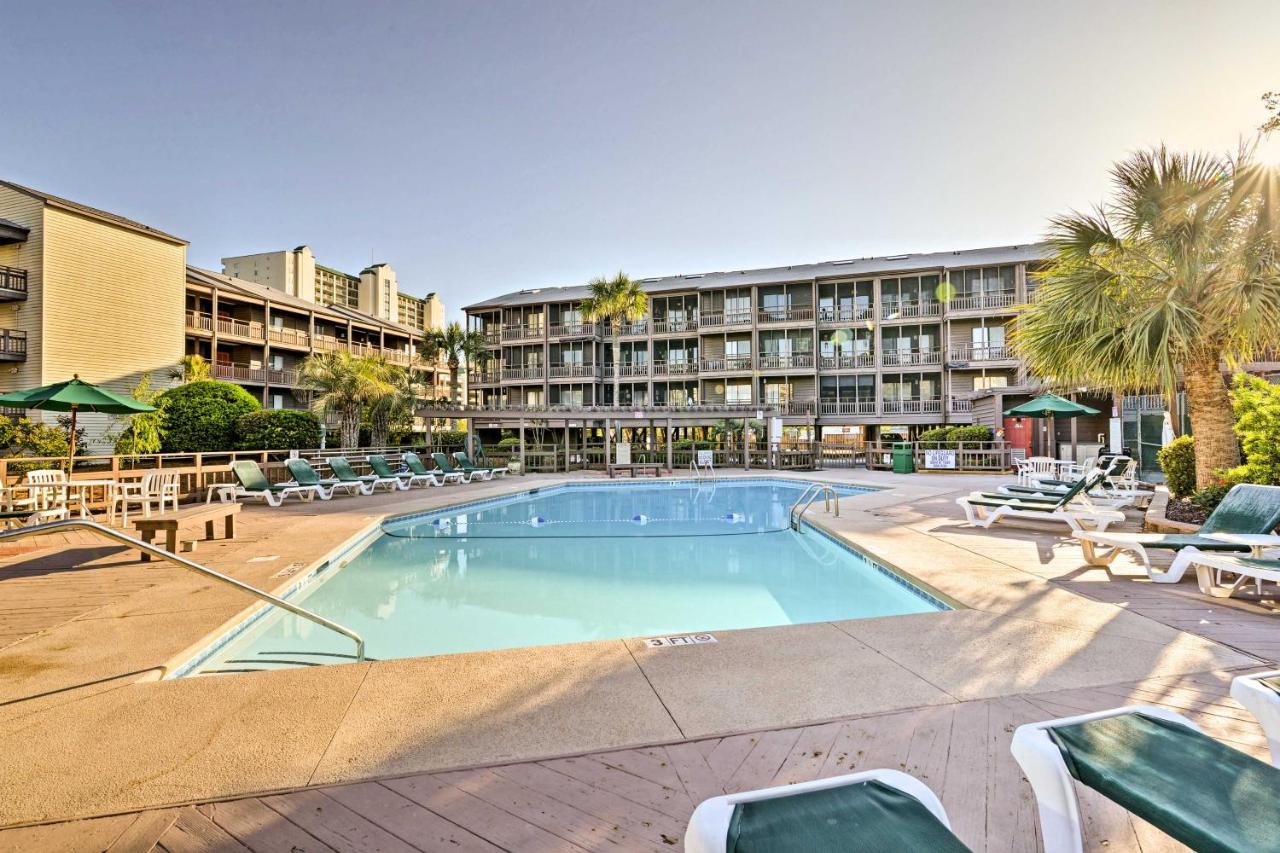 Walk to Coast North Myrtle Beach Condo with Pool! - Chambres d’hôtes Myrtle Beach