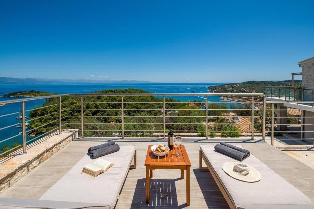 Above Blu Villa by PaxosRetreats - B&B Gáïos