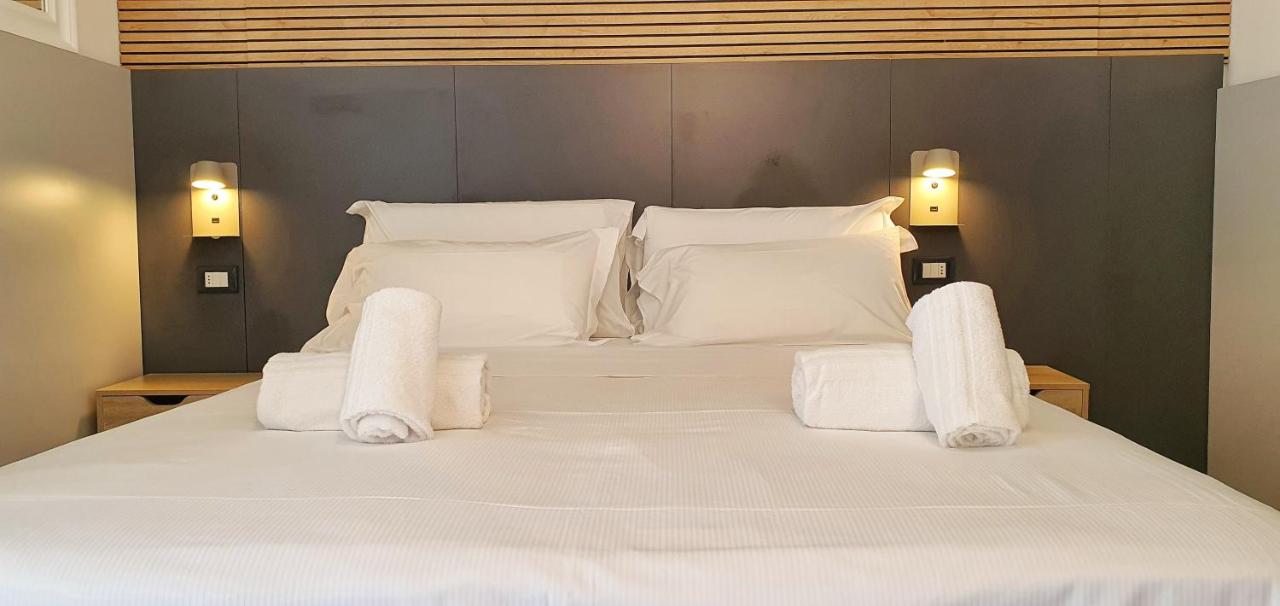Double or Twin Room with Terrace