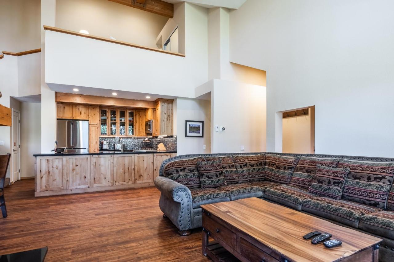Updated 2 Bedroom Plus Loft 3 Bathroom Snowcreek Phase V #860 Sleeps 6 - B&B Mammoth Lakes