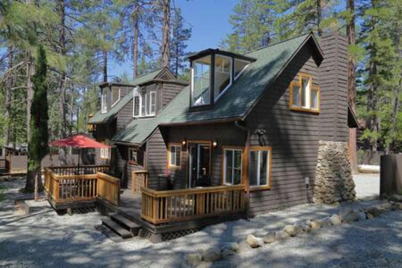 Hobbit House - Charming In Town - B&B