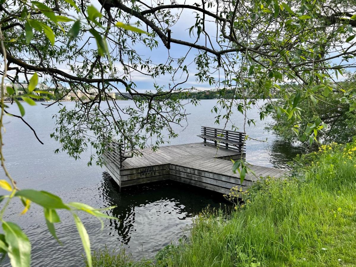 Historic apartment near the city by the water - Chambres d’hôtes Solna