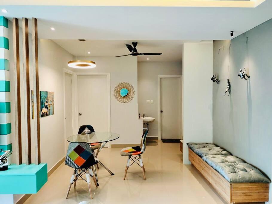 B&B Chennai - BRAND NEW ULTRA-MODERN SEAVIEW APARTMENT IN OMR! - Bed and Breakfast Chennai