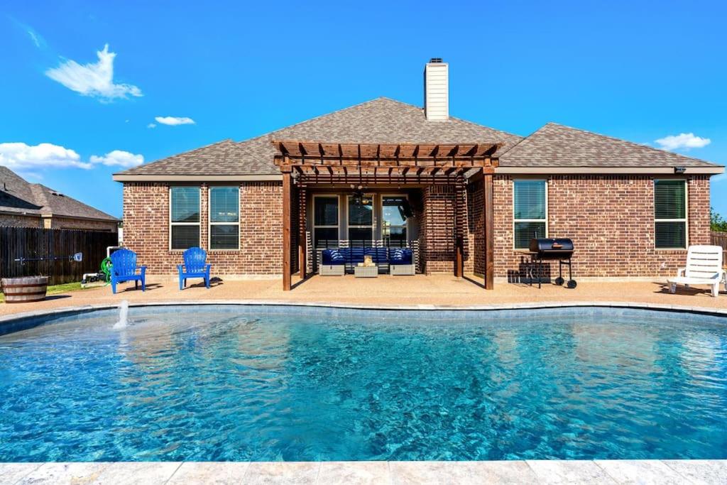 The Noble House Near Magnolia & Baylor W Pool - B&B Hewitt