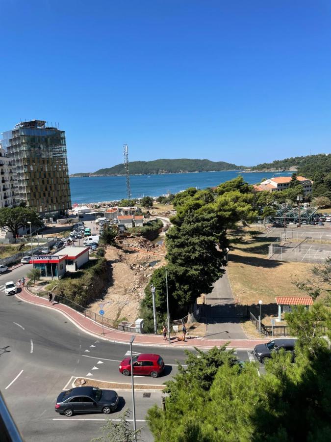 Seaview Apartment Emma - Bed and Breakfast Budva