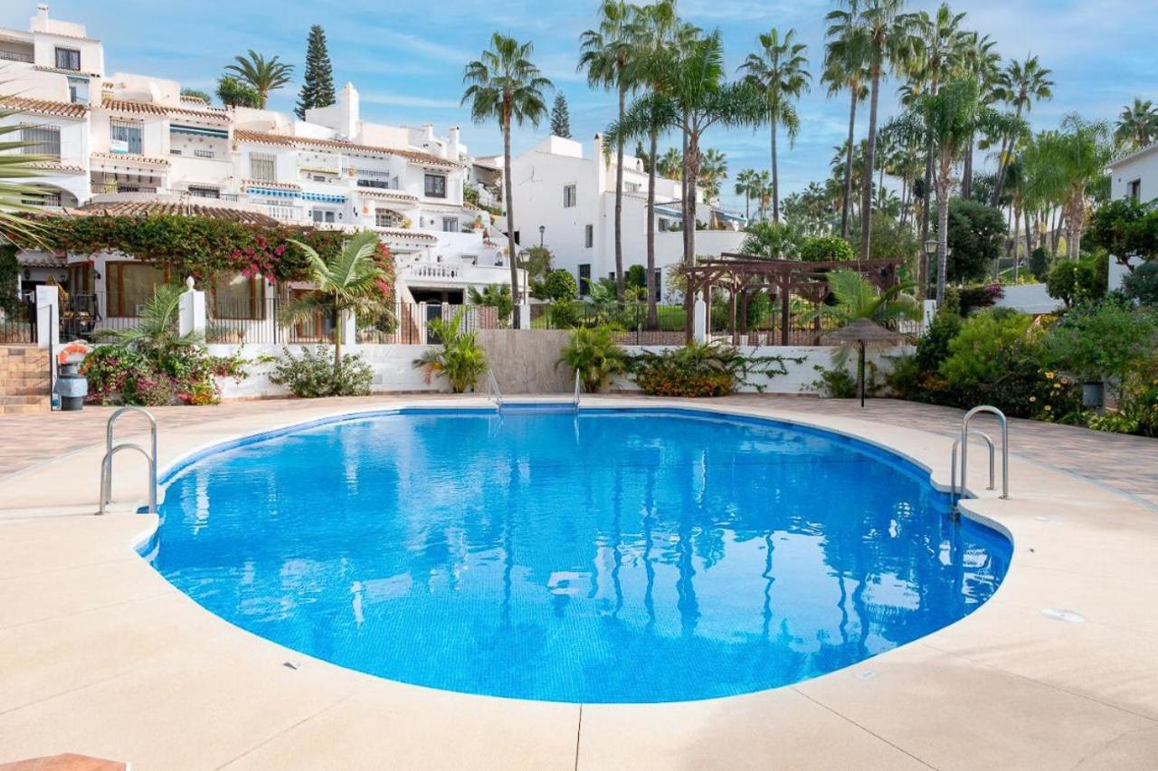 Las Palmas 17B Oasis Properties - B&B Nerja