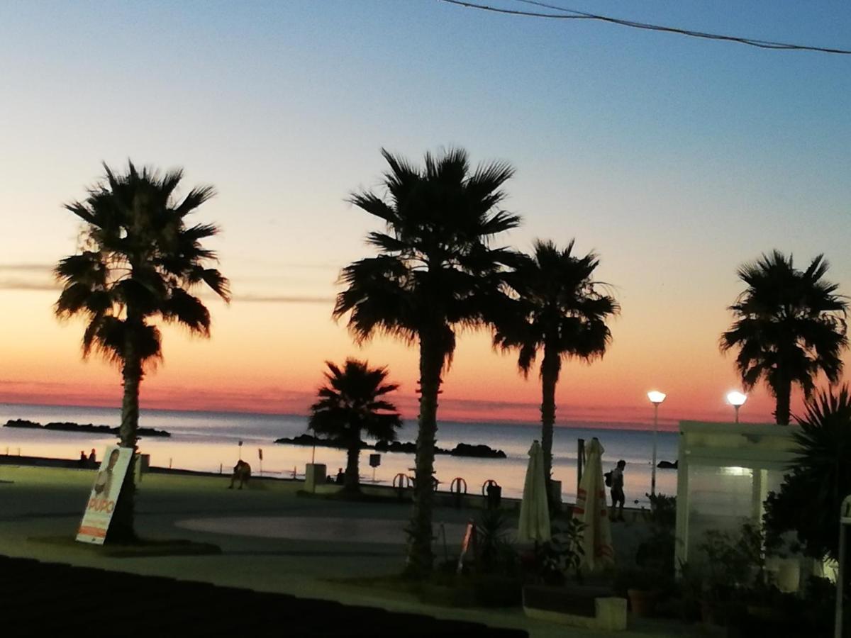 taverna 100 passi dalla riva del mare - B&B Francavilla al Mare