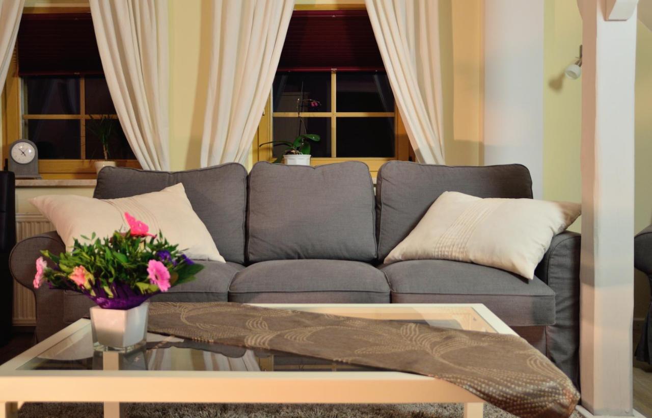 Studio Lit Queen-Size 