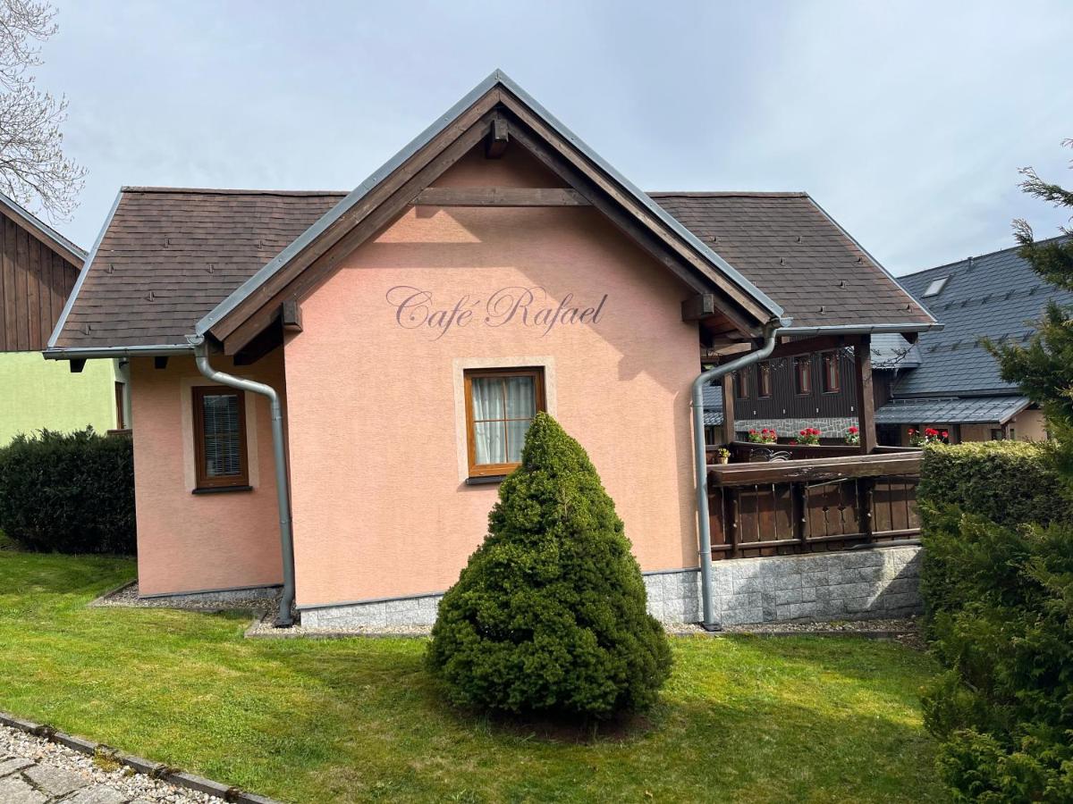 Rodinné apartmány Rafael Bedřichov - B&B