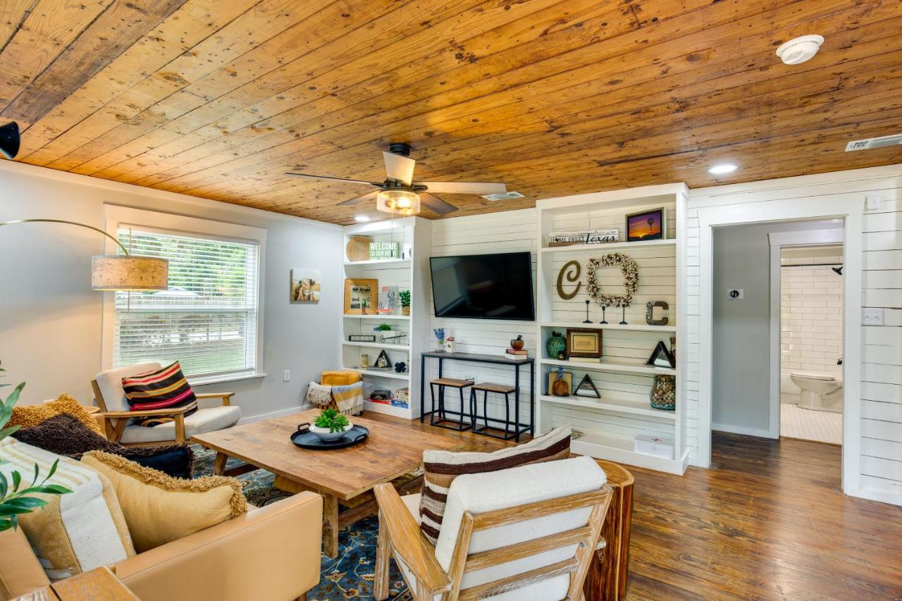 Lindale Vacation Rental with Deck and Grill! - B&B