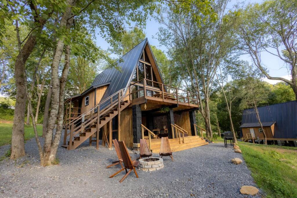 Valhalla Cabins AFrames with hot tubs & sauna - B&B